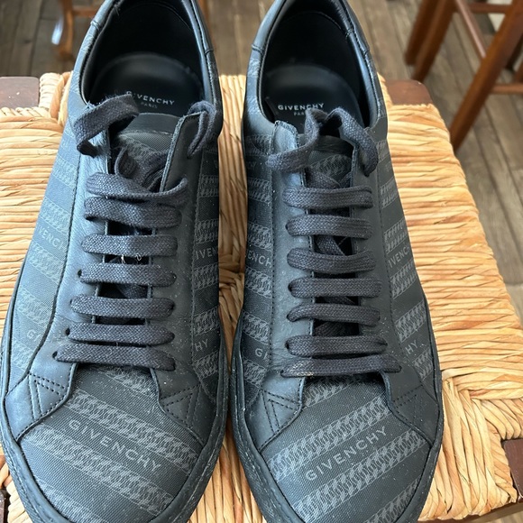 GIVENCHY PARIS MENS BLACK SNEAKER SIZE 12 - Picture 1 of 11